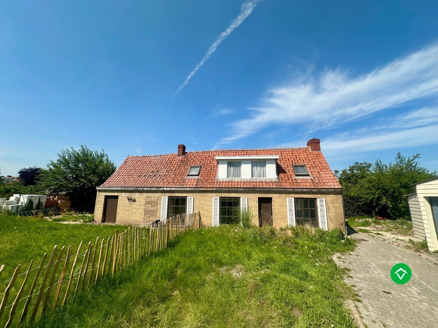 Renovatie- en/of nieuwbouwproject op een rustige ligging te Koekelare foto 2