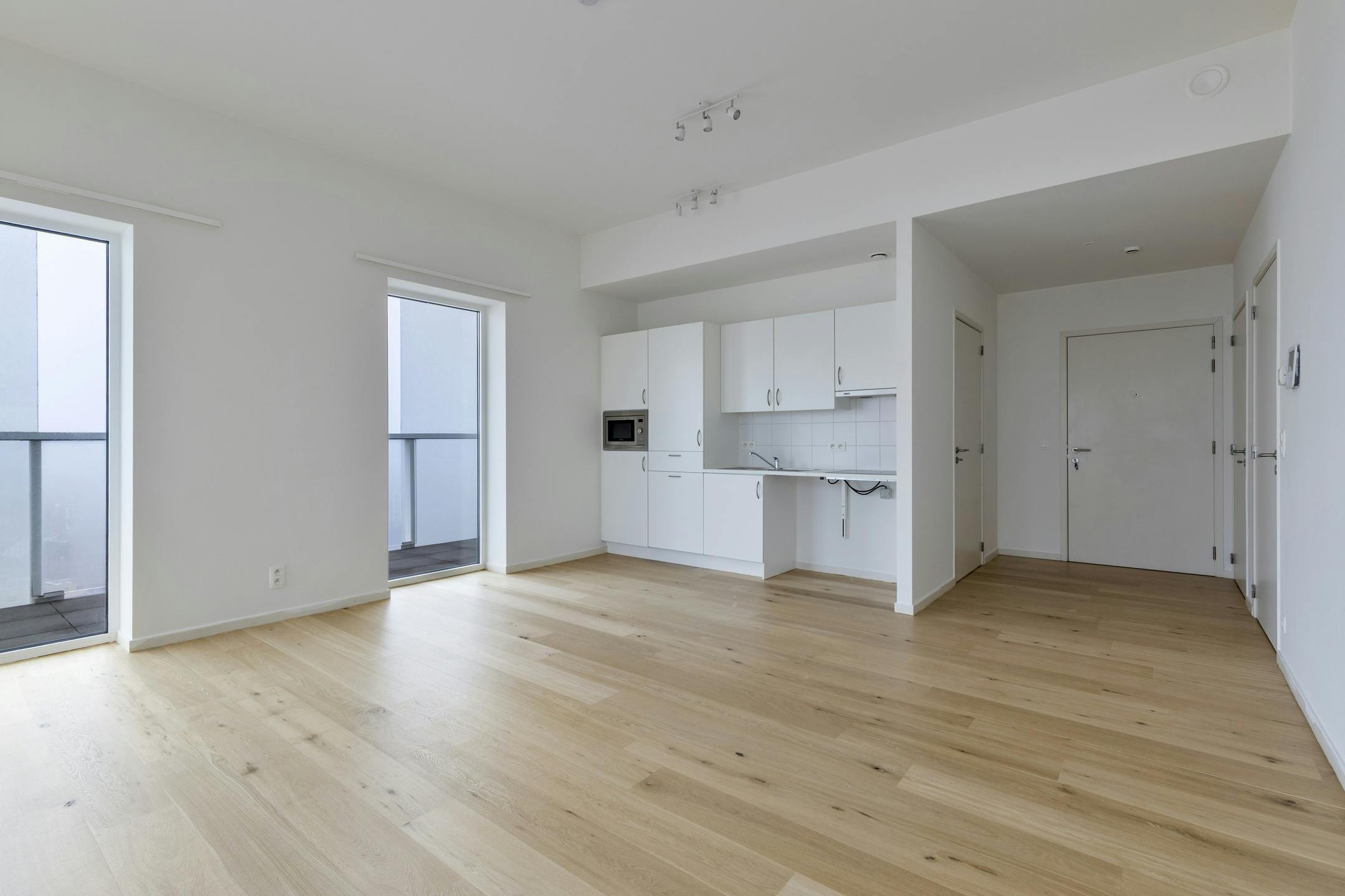 Instapklaar 2 slaapkamer appartement te koop in Antwerpen foto 7