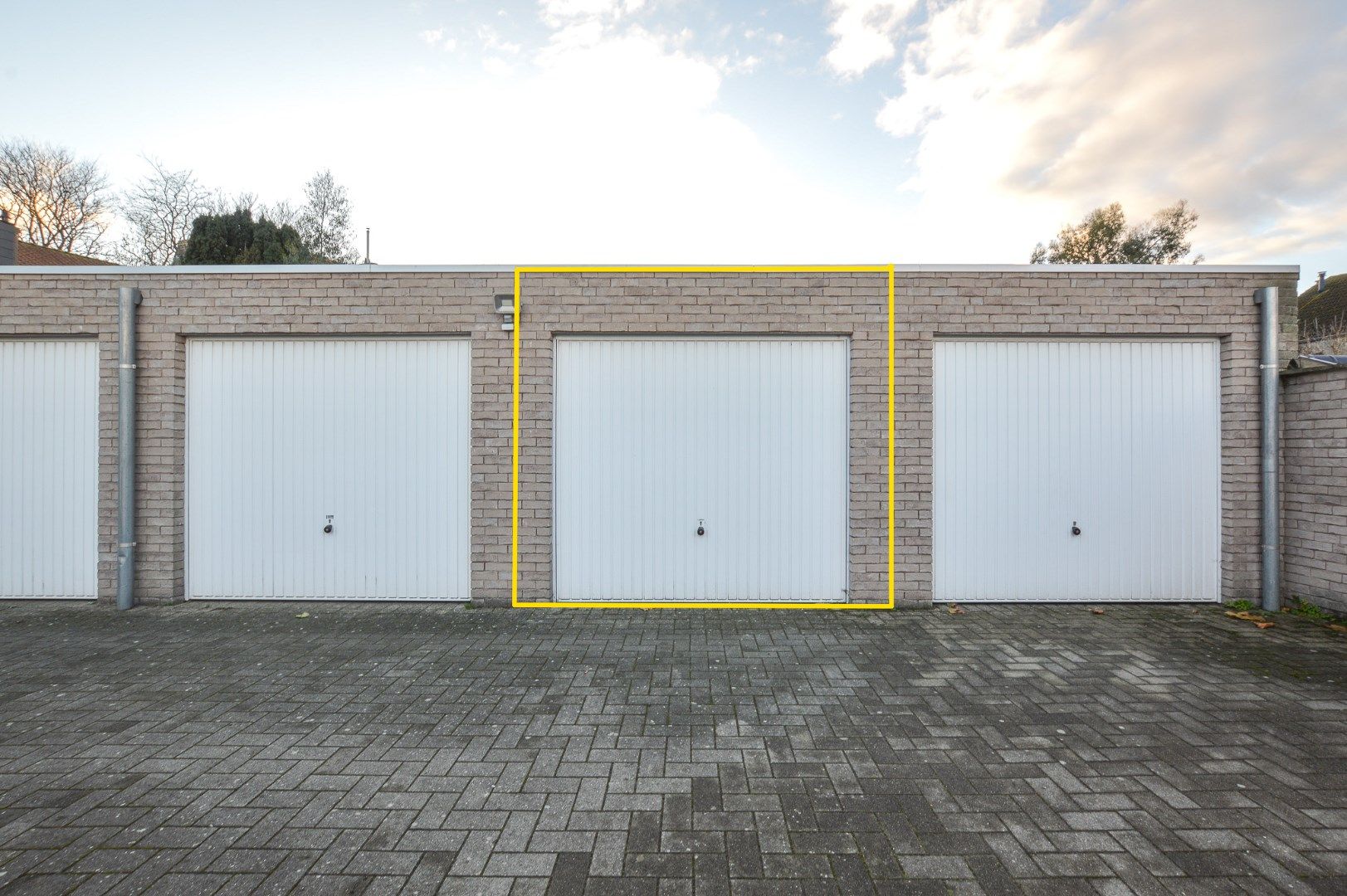 Modern 1-slaapkamerappartement met garage in hartje Oudenburg foto 12