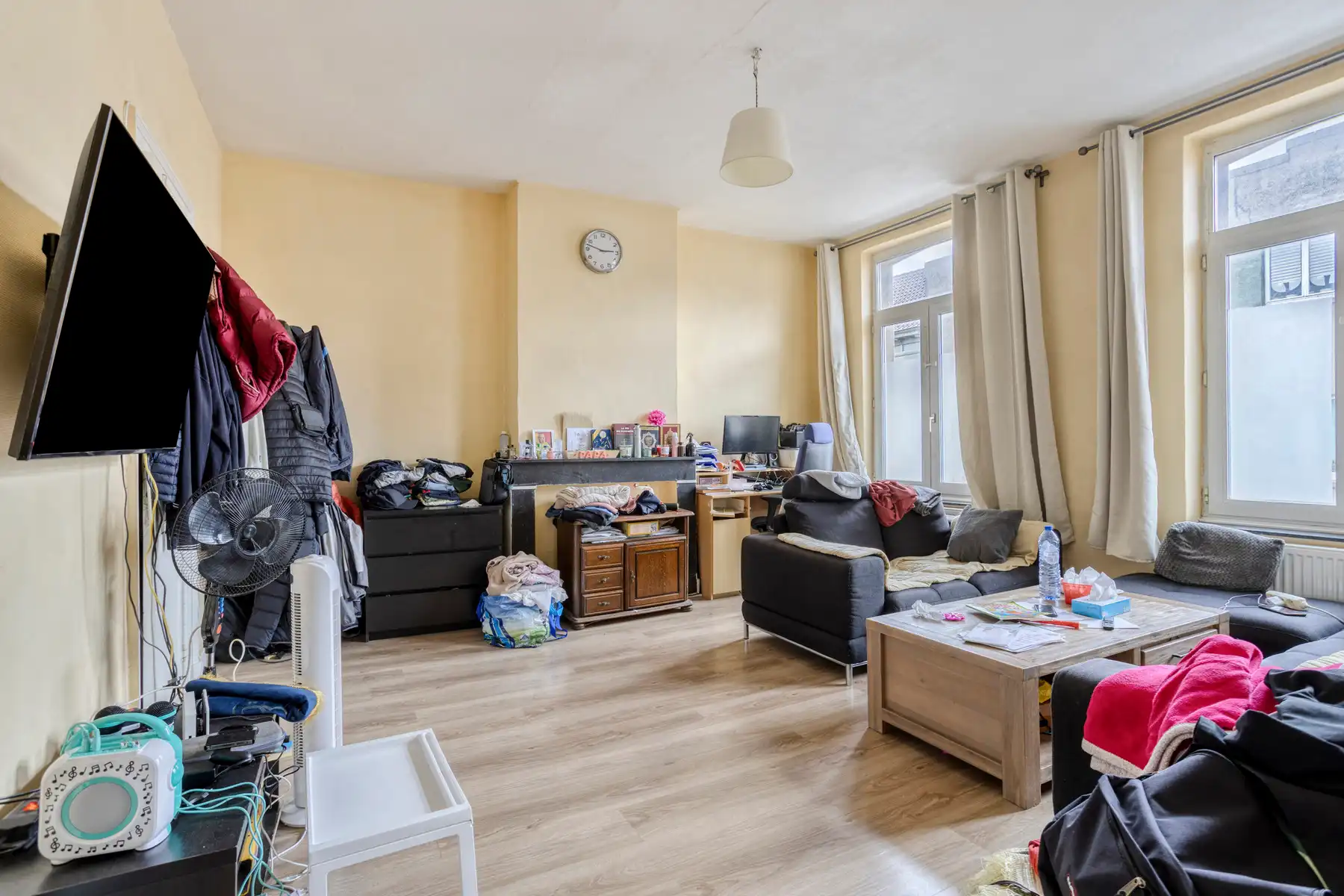 Te renoveren appartementsgebouw met vergunning voor 3 Apps foto 17