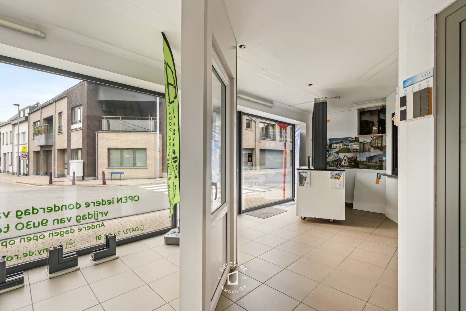 COMMERCIËEL GELIJKVLOERS OP TOPLOCATIE IN HET HART VAN MOORSEL foto 4