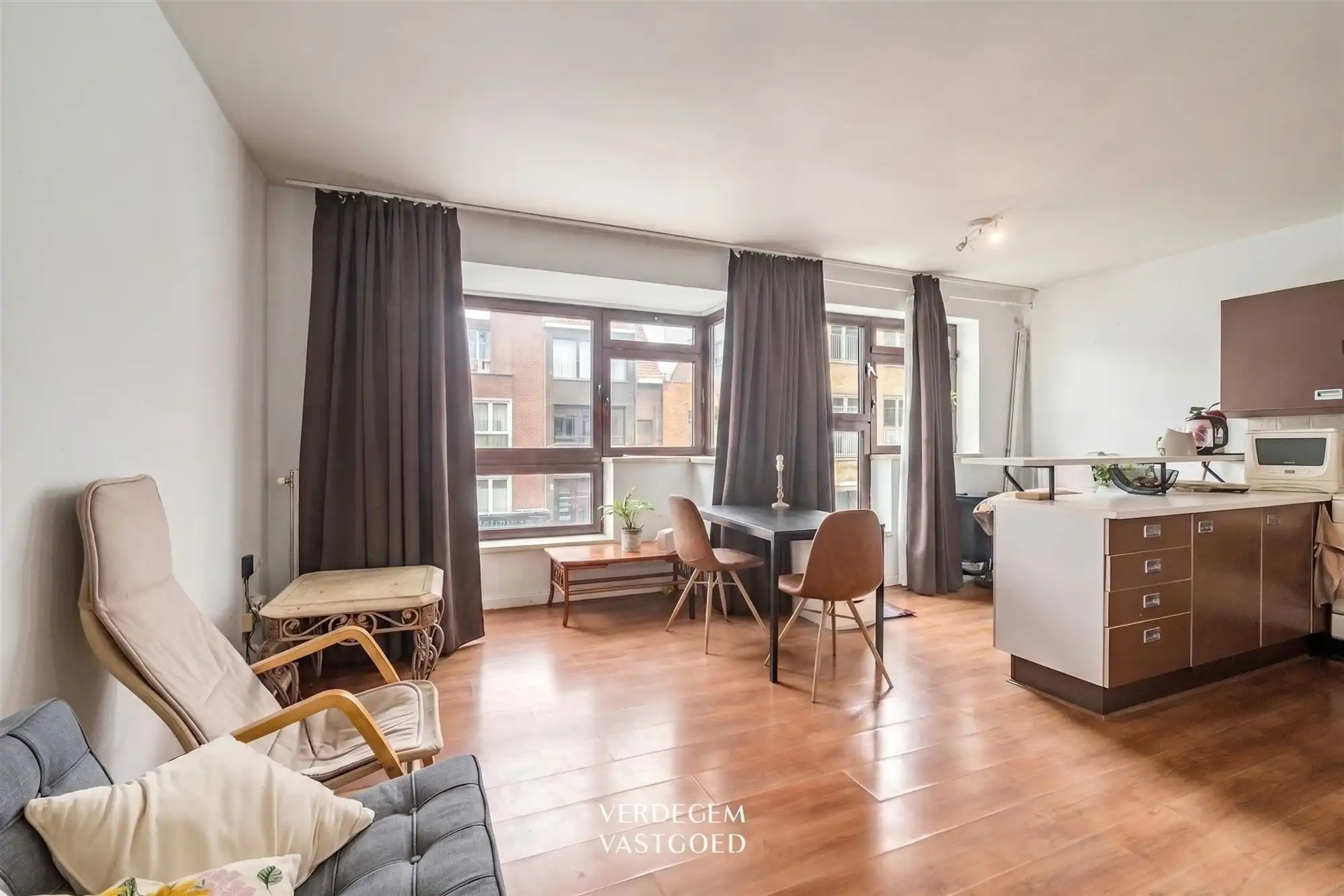 Leuk appartement op topligging met 2 slaapkamers, berging en terras foto 2