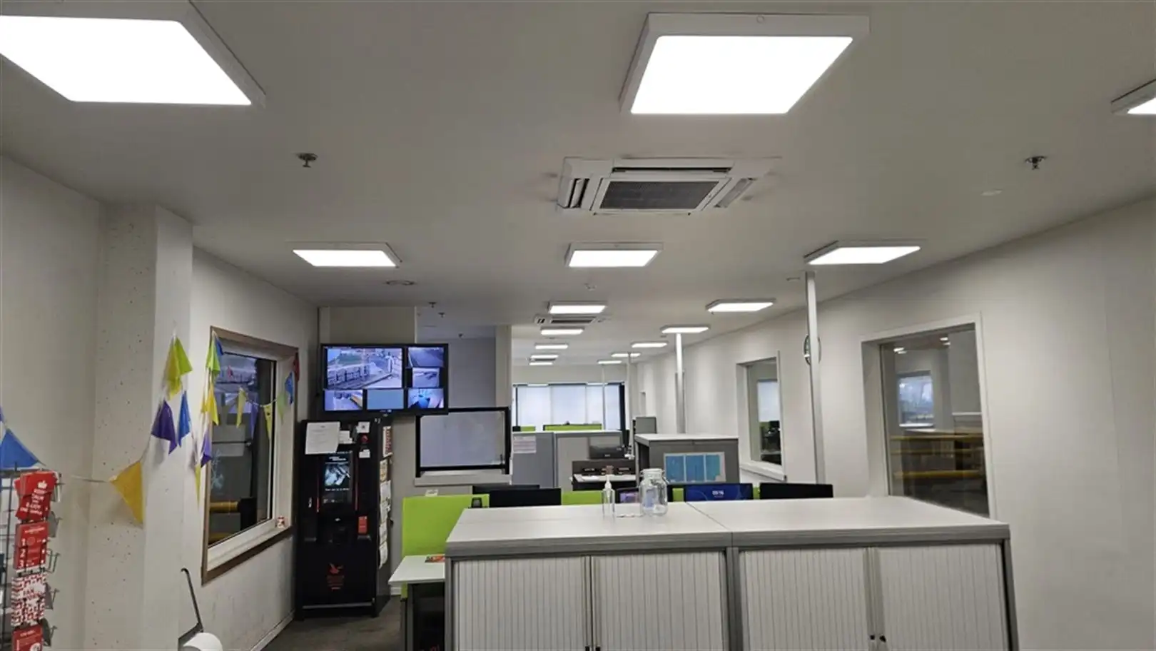 Logistiek met kantoren foto 26