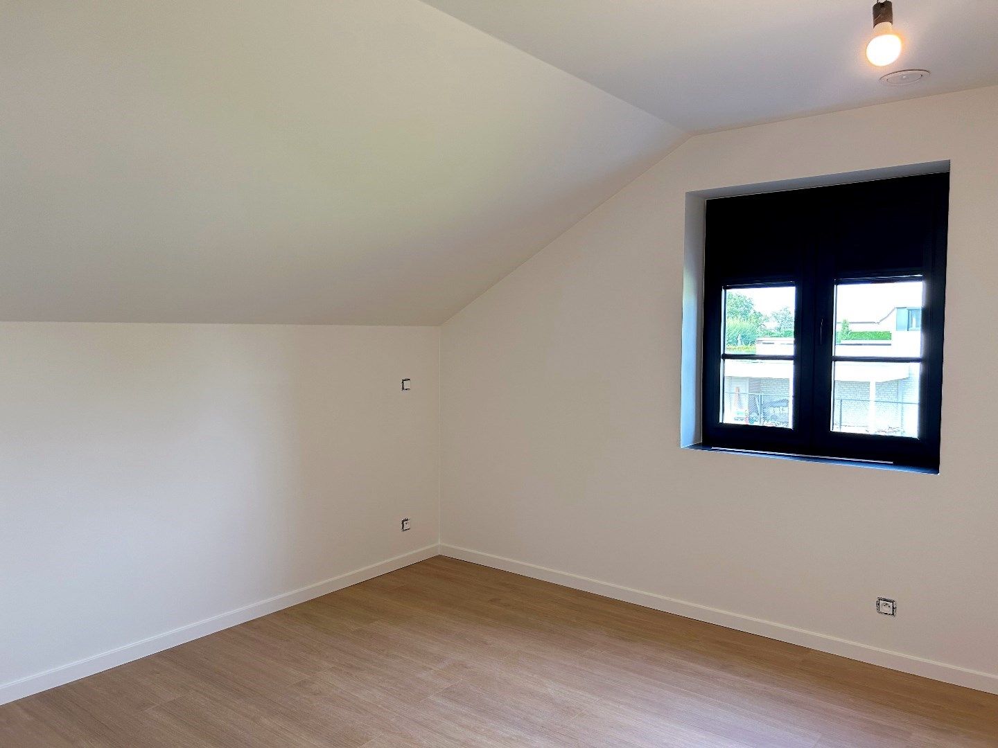 PRACHTIGE NIEUWBOUWWONING MET HOOGWAARDIGE AFWERKING! foto 6