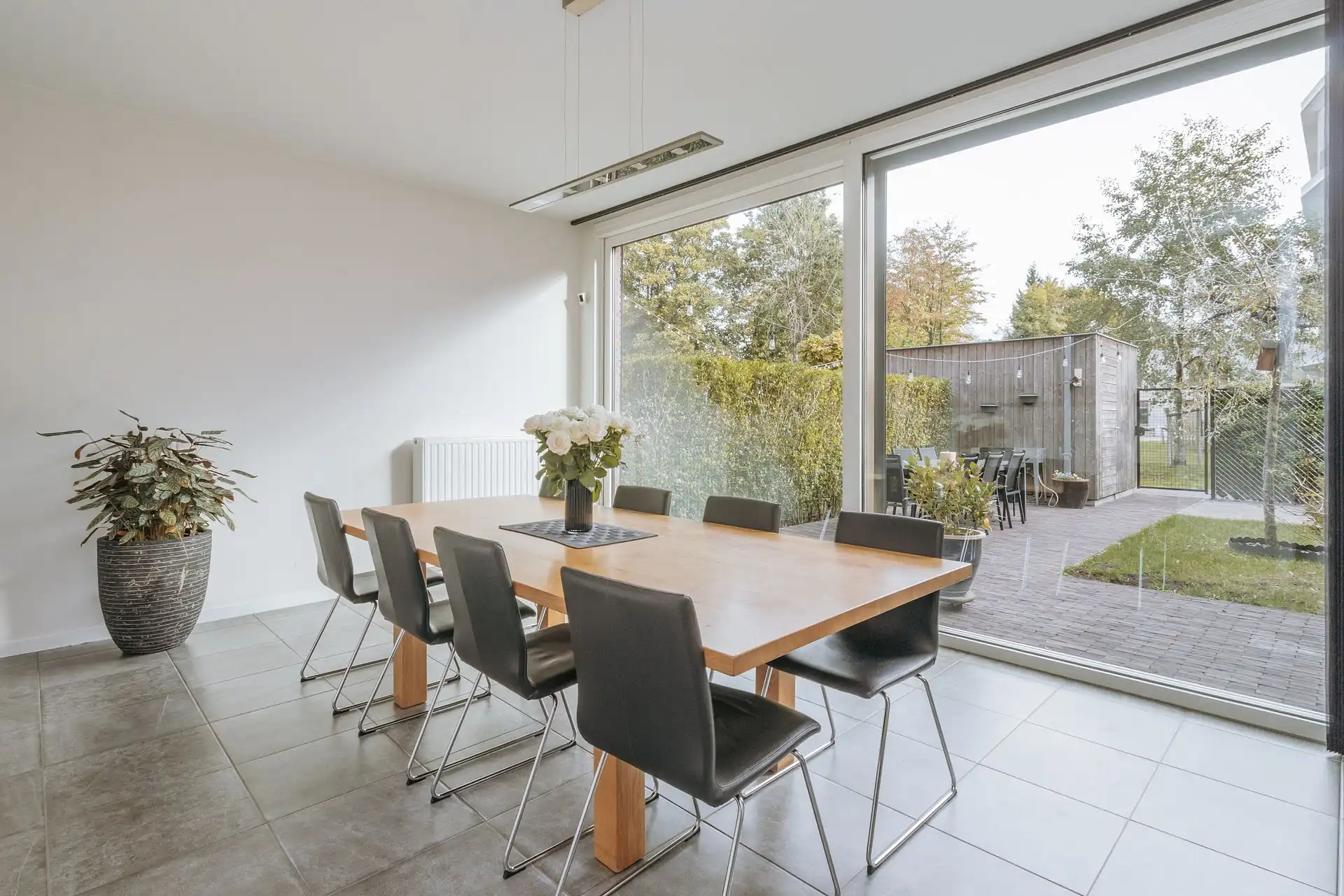 Instapklare gezinswoning met tuin in hartje Boechout foto 4