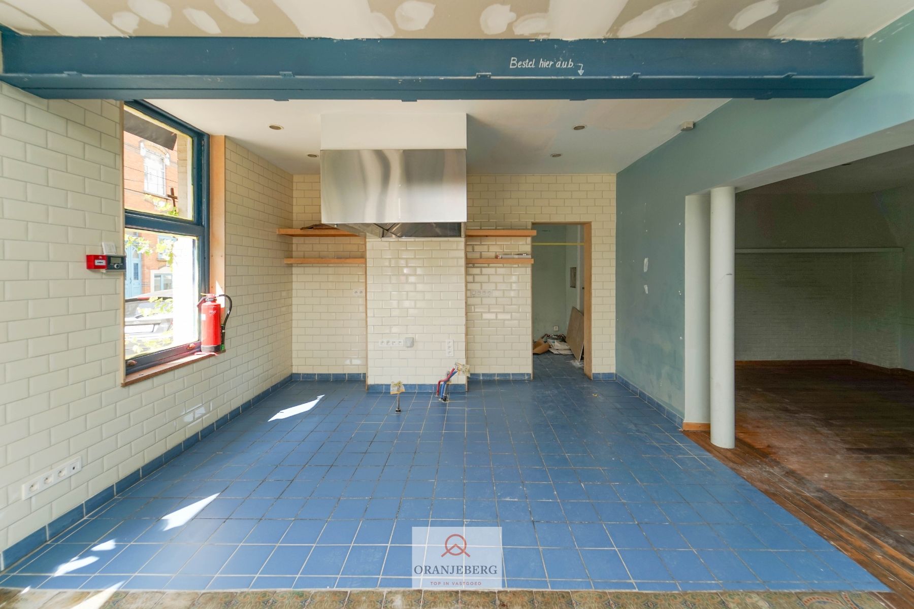 Horecavergund hoekpand met mooie visibiliteit in Papegaaistraat foto 7