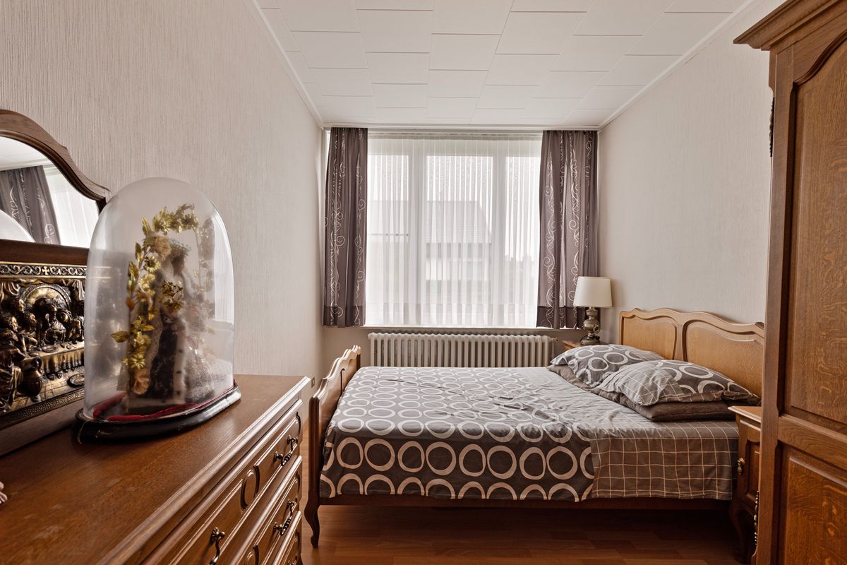 TE RENOVEREN BUNGALOW IN een RUSTIGE WOONWIJK MET MOOIE WOONVOLUMES foto 13
