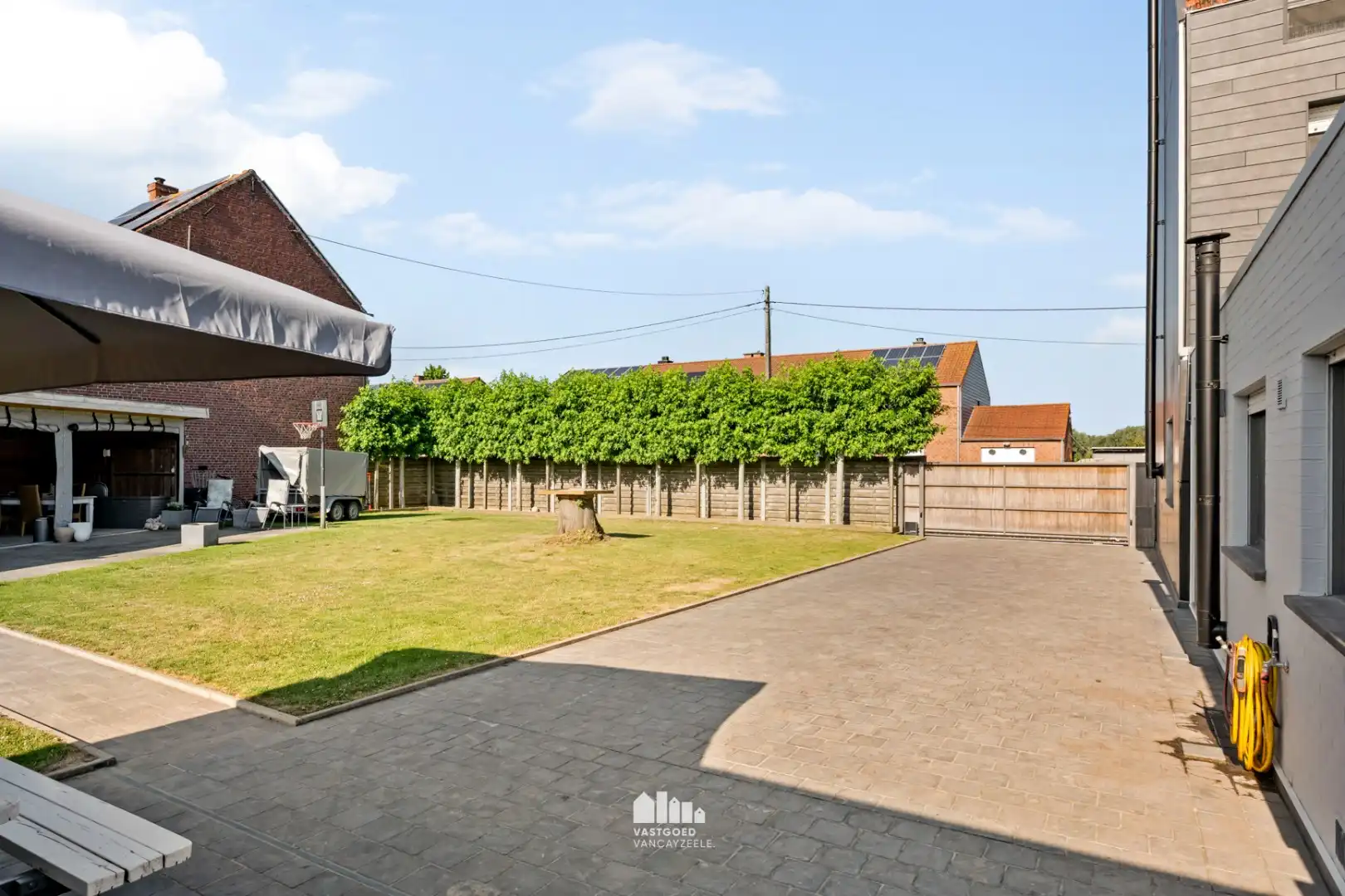 Instapklare halfopen woning met 5 slaapkamers, dubbele garage en zonnige tuin in Komen-Waasten. foto 31