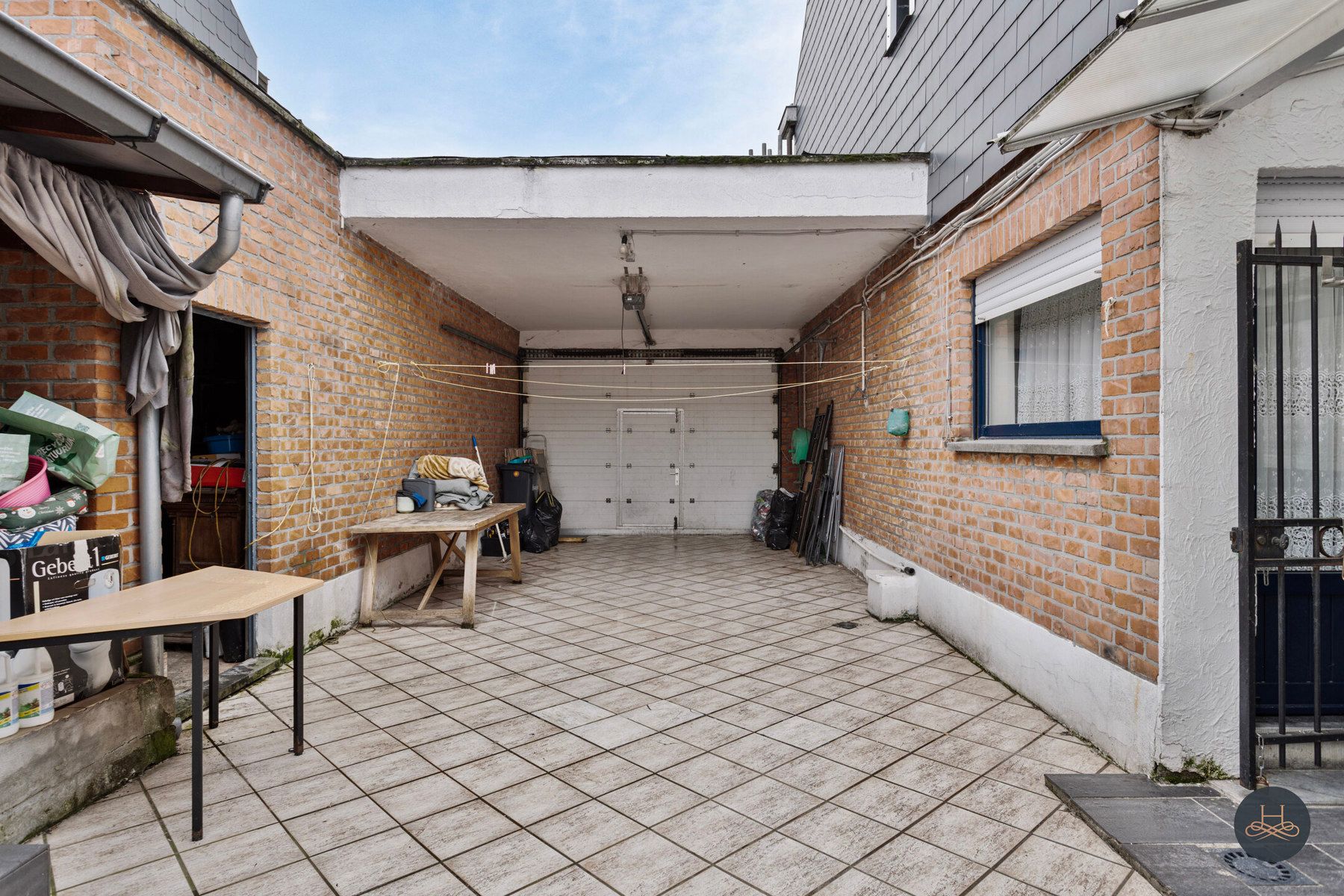 Ruime woning met veel potentieel op toplocatie foto 10