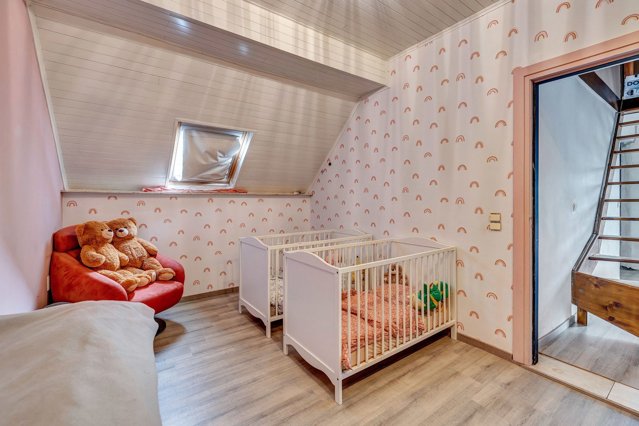 Uniek gelegen woning met ruime tuin foto 16