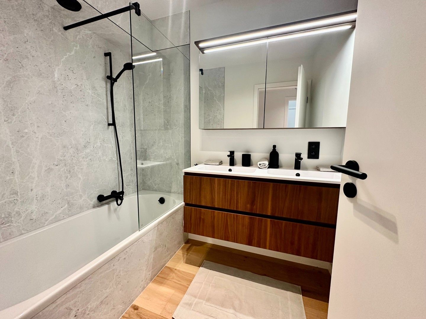 Fantastisch gerenoveerd appartement gelegen in het centrum van Knokke. foto 11