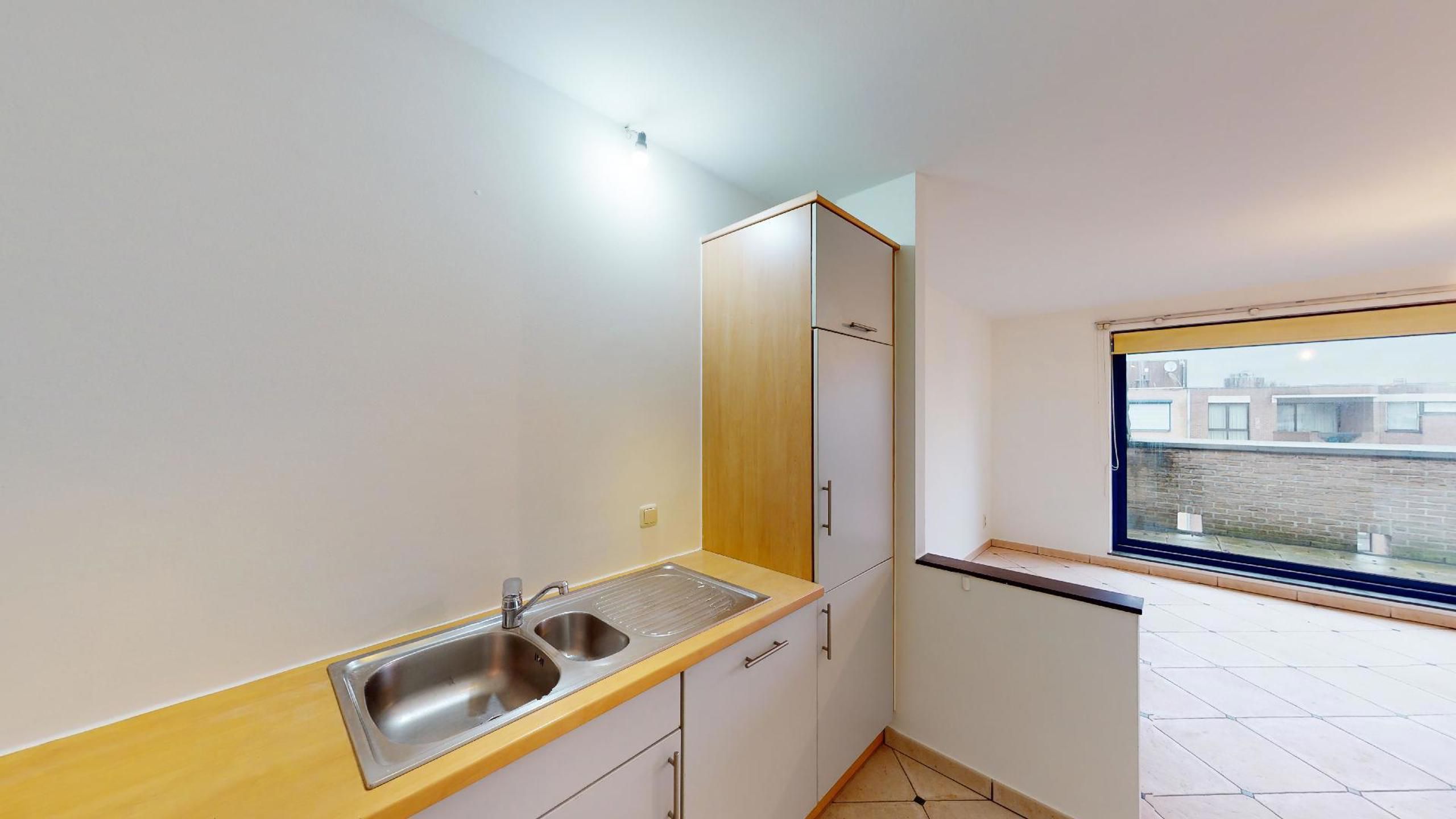 Zeer ruim duplex appartement met lift met  3 slaapkamers! foto 6