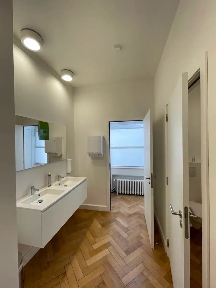 Herenhuis-stijl kantoor te huur nabij Leuven Station foto 9