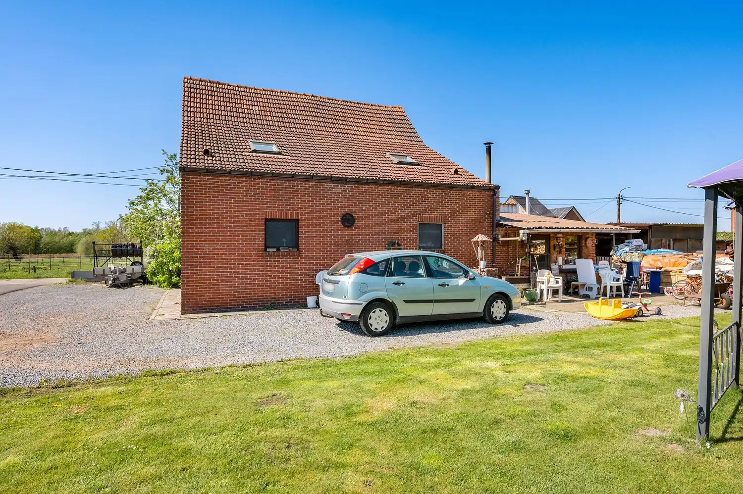 Open bebouwing met ruime tuin en tal van mogelijkheden foto 22