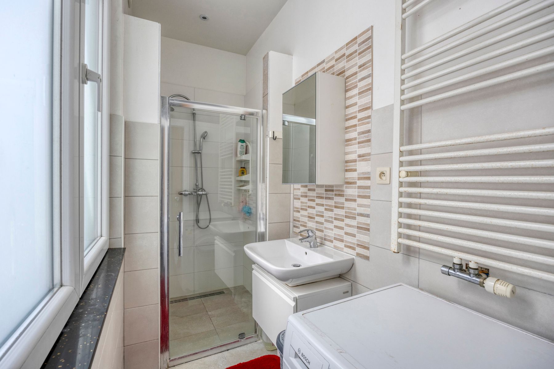 Instapklaar appartement met 2 slaapkamers  foto 13