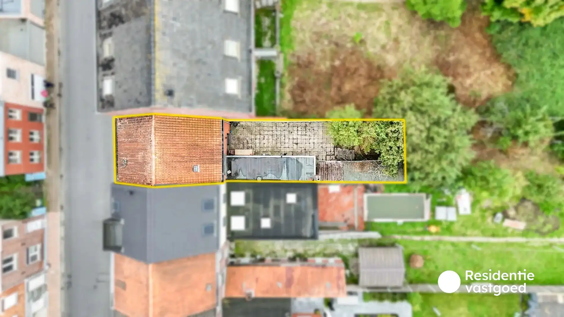 Renovatieproject met veel potentieel in het hart van Torhout! foto 11