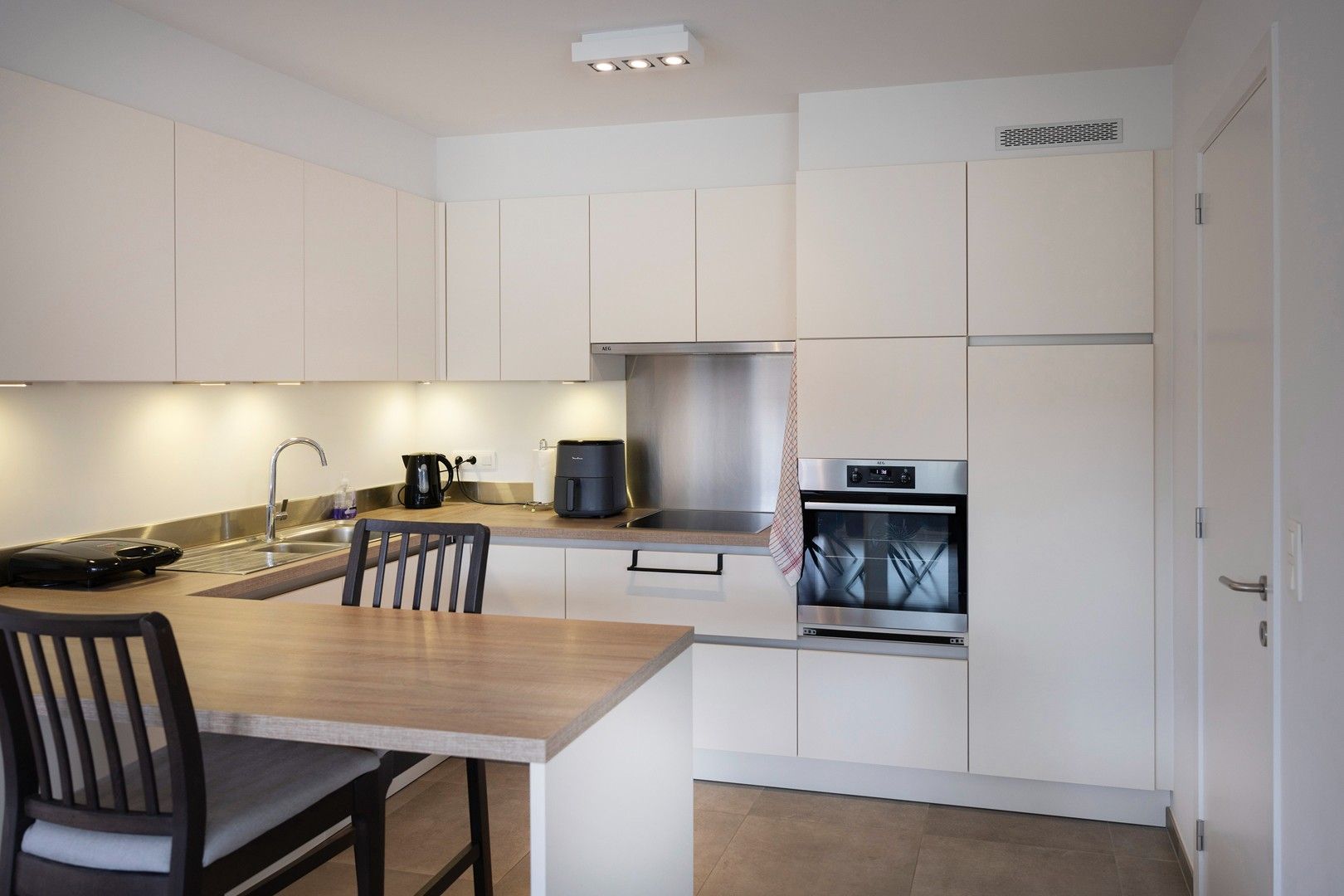 Rustig gelegen recent appartement met twee slaapkamers. foto 4
