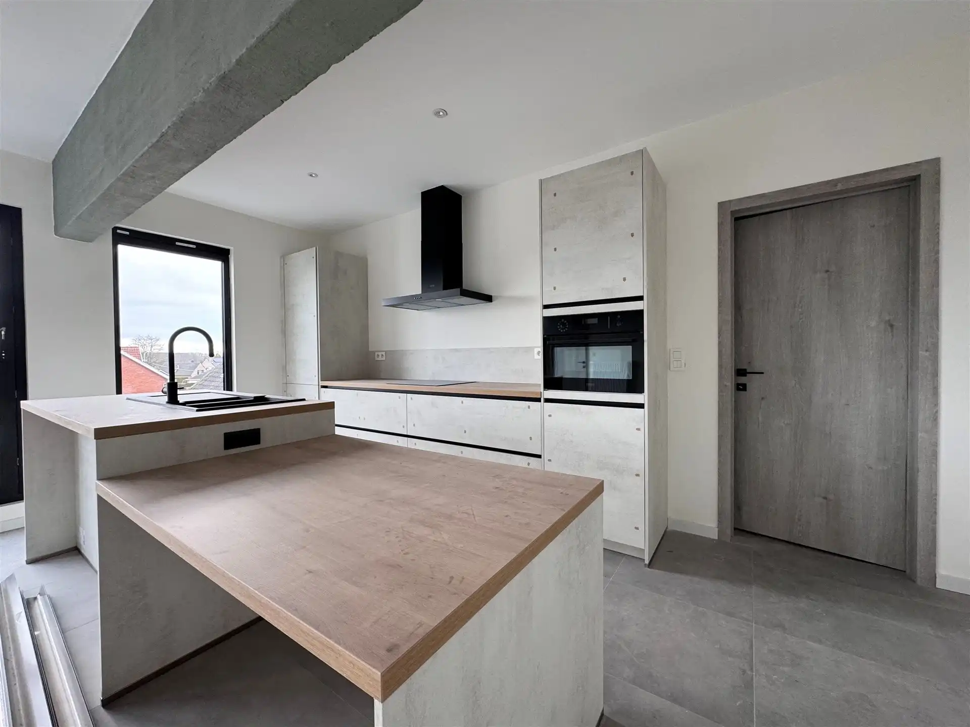 Energiezuinig gerenoveerd appartement met 2 slaapkamers. foto 2