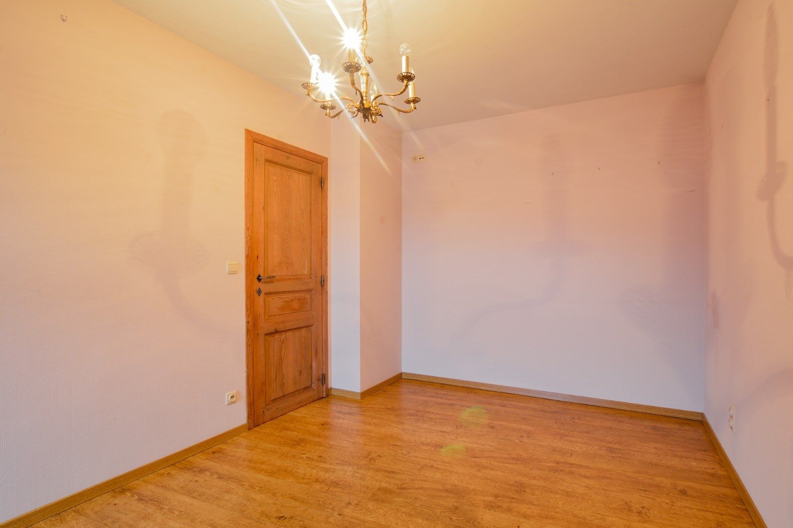 Ruim en comfortabel duplexappartement te Eernegem foto 7