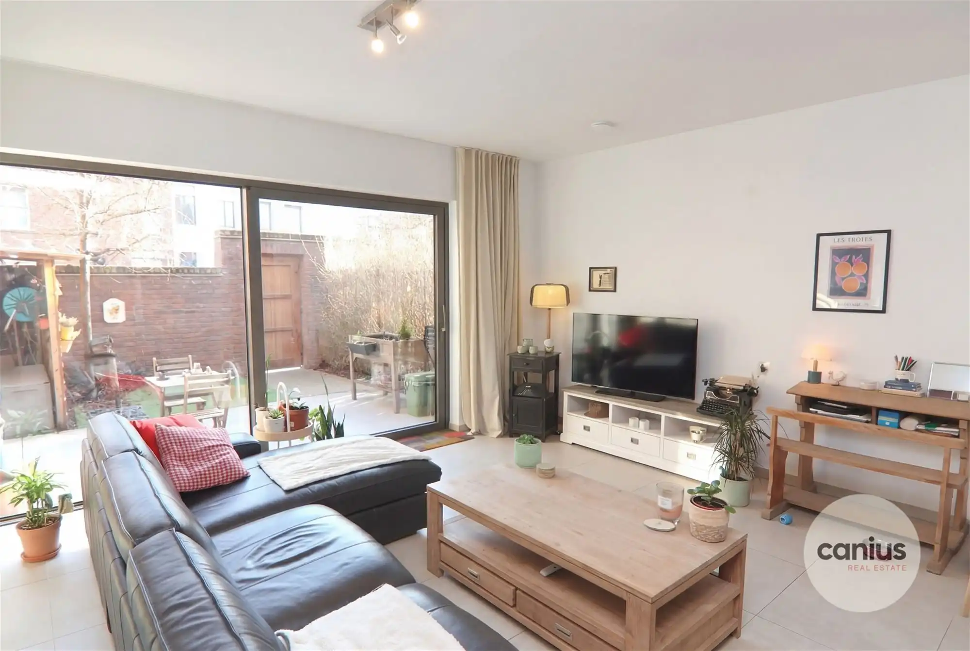 HEDENDAAGSE WONING NABIJ HET CENTRUM foto 3