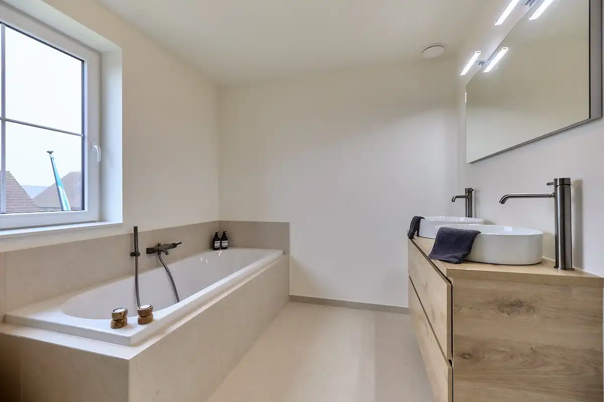 Landelijke halfopen woningen nabij het centrum van Rumbeke foto 13