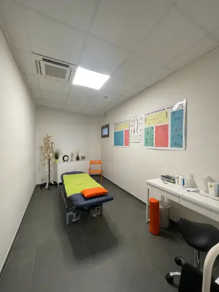 Smaakvol kantoor/praktijkruimte op commerciële ligging foto 9