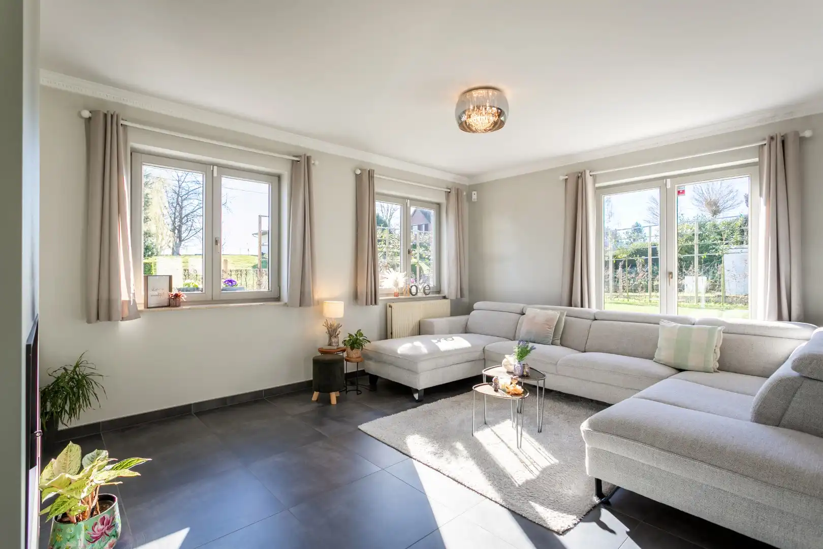 Vrijstaande woning met 4 slpks, zuidgerichte tuin en garage foto 8