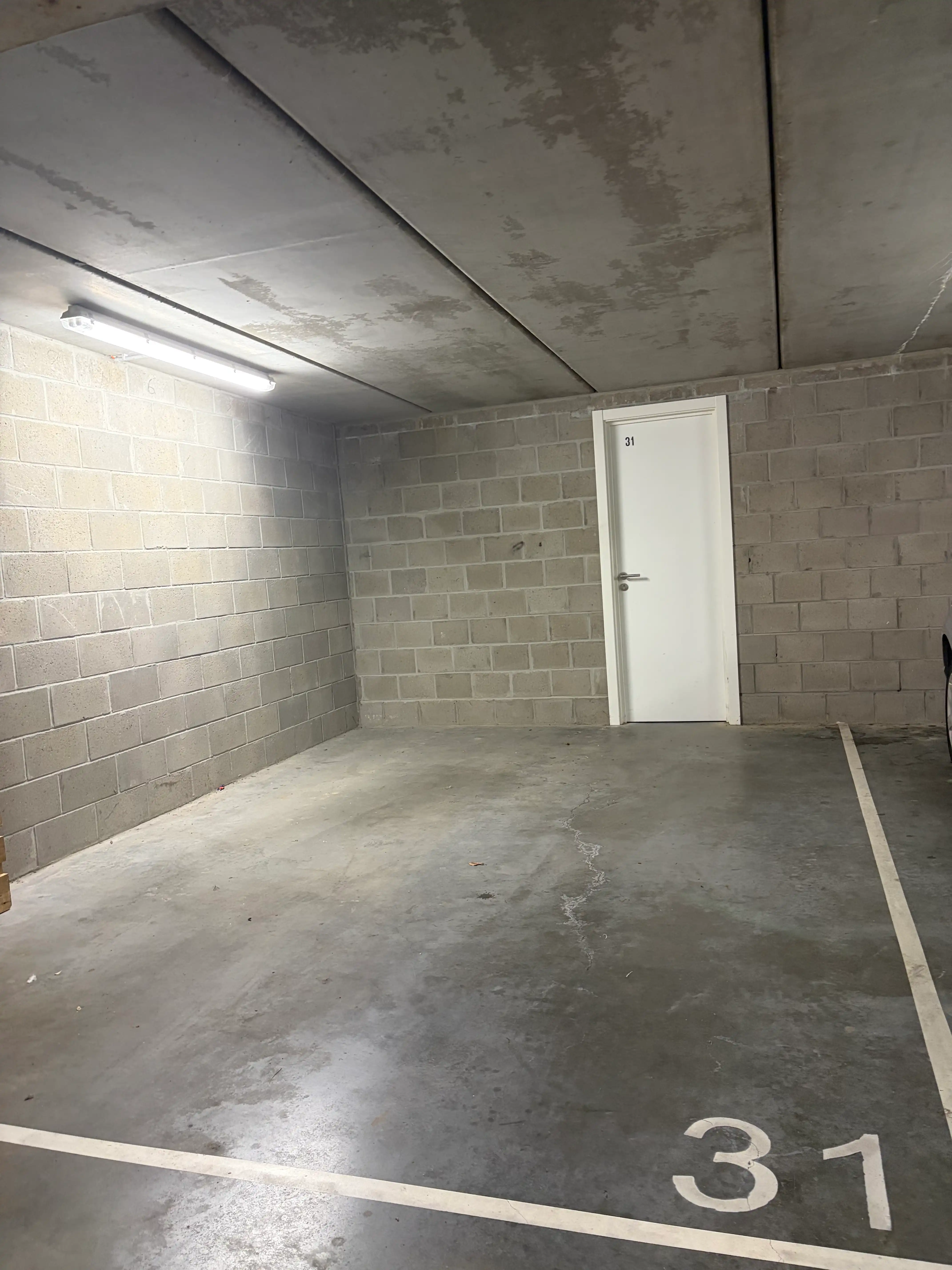 Ruim en lichtrijk 2-slaapkamerappartement met terras, extra brede staanplaats en berging! foto 19