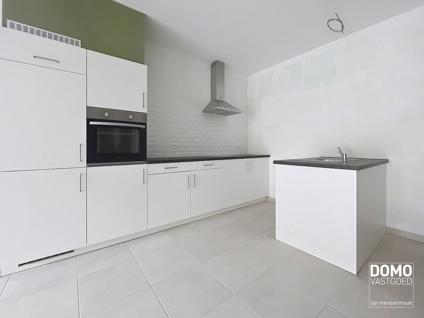 GOED GELEGEN SERVICEFLAT TE HUUR IN CENTRUM HASSELT foto 4