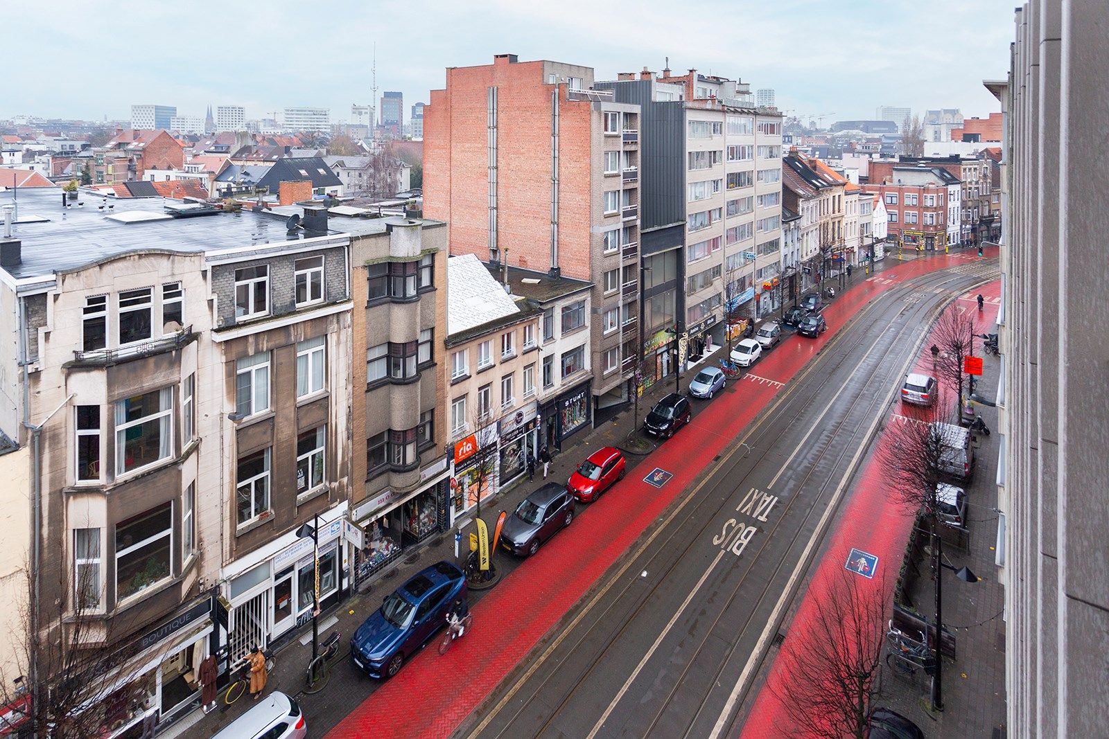 Instapklaar en ruim appartement met 2/3 slpks en terras foto 7