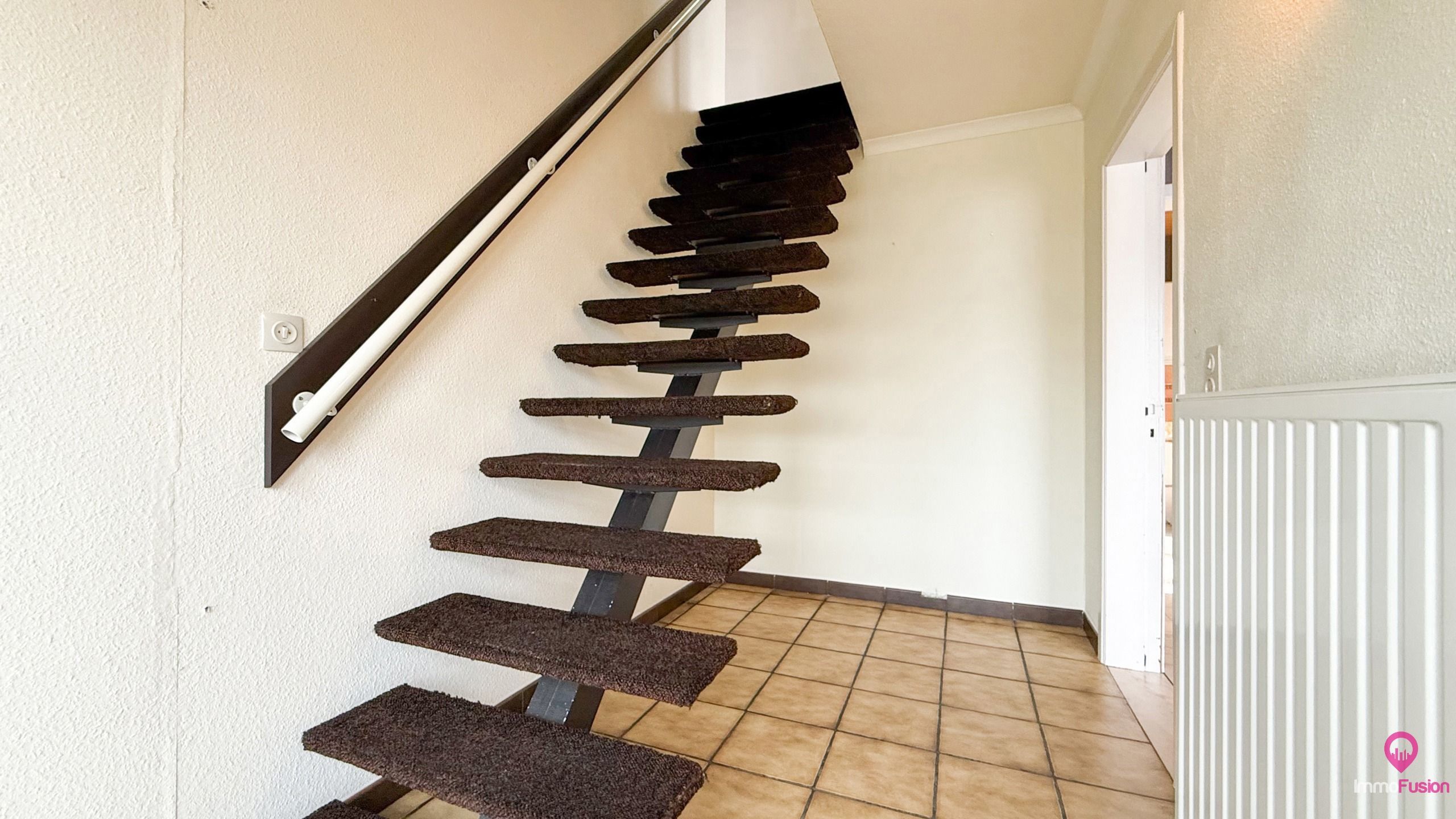 Ruime gezinswoning 4 slpks, grote kelder & werkplaats! foto 19