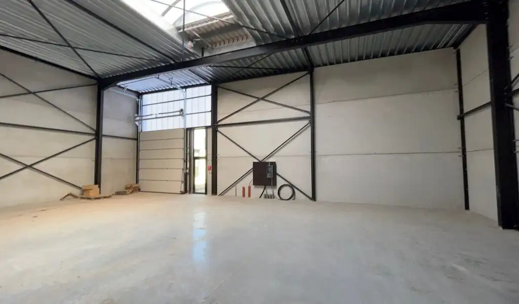 Magazijn te huur in Business Park Dendermonde foto 3