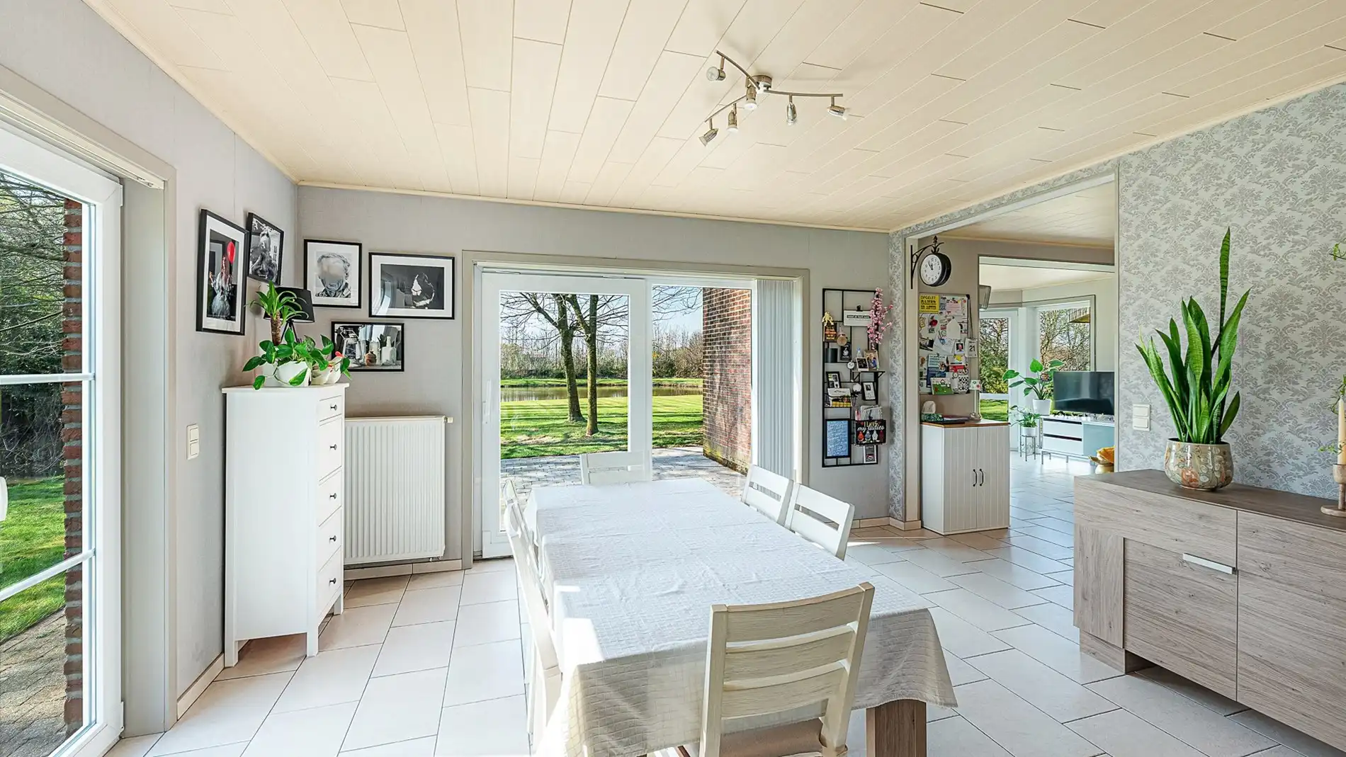 Landelijke villa op ruim 1 hectare grond te Maldegem foto 4