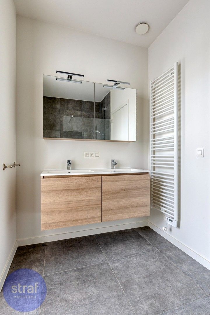 Nieuw en gezellig appartement met terras op toplocatie foto 13