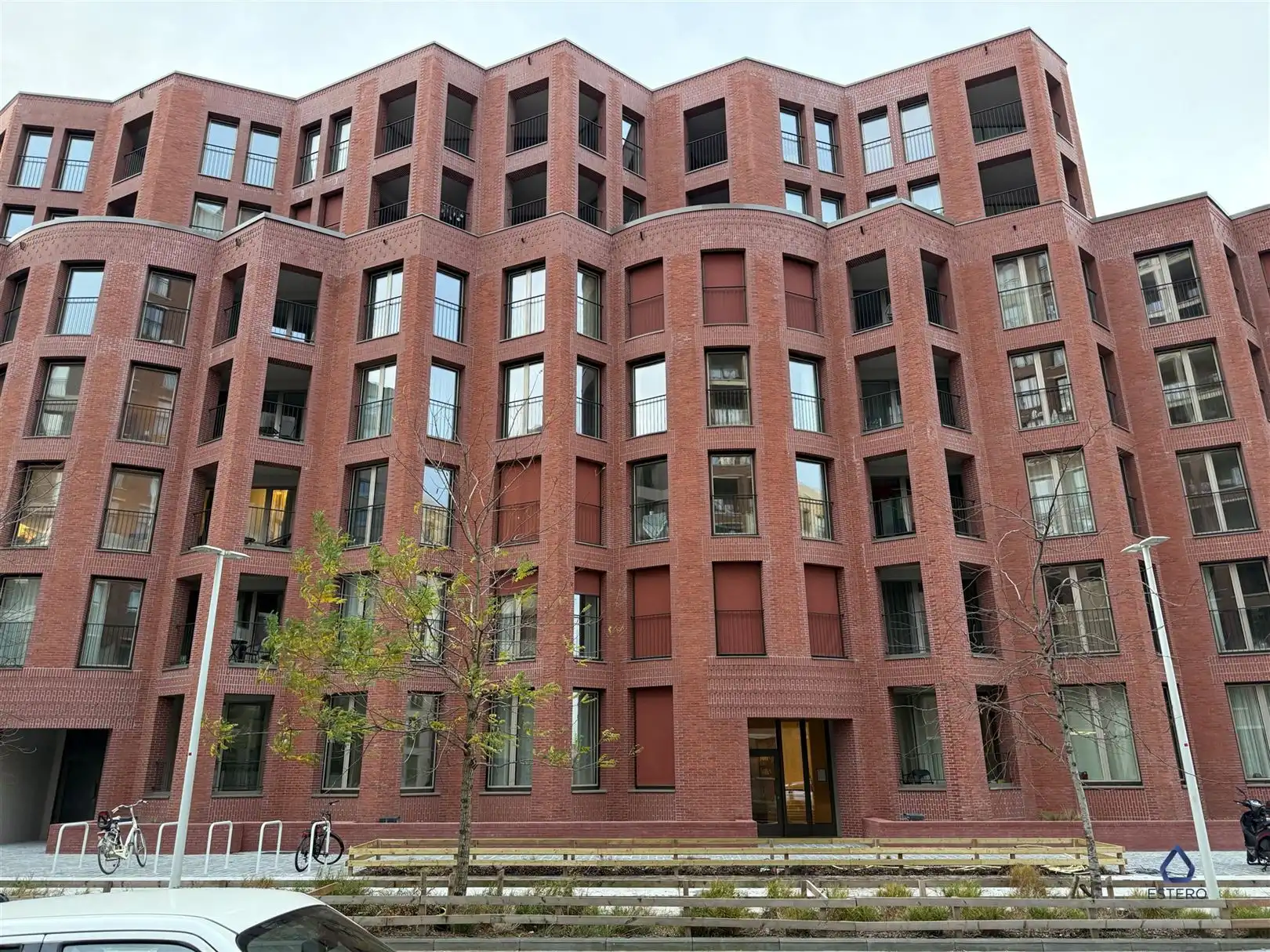 Modern nieuwbouwappt 2-SLK met Terras te Tour & Taxis foto {{pictureIndex}}