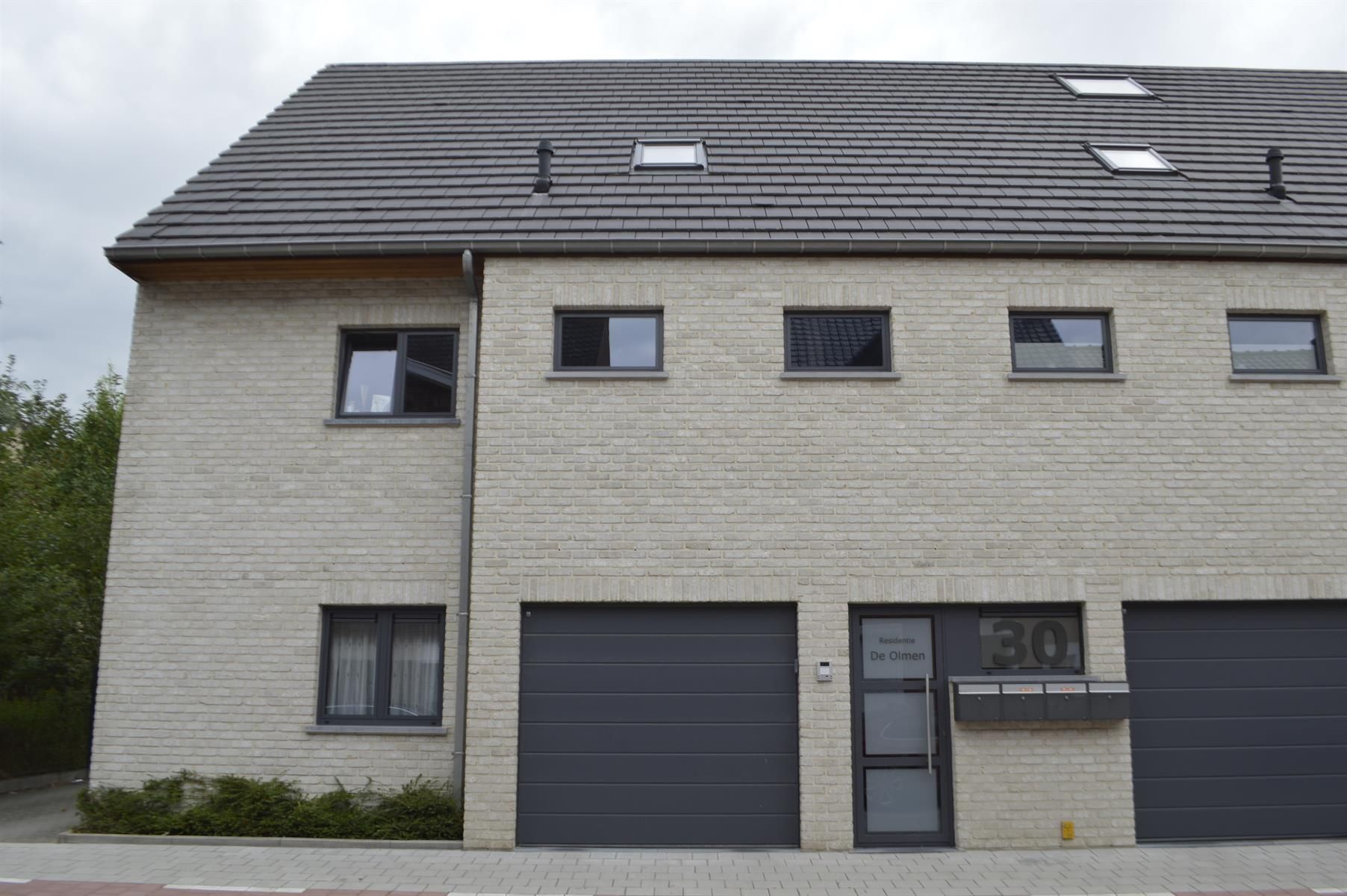 LEDE - Luxueus duplexappartement vlakbij het centrum. foto {{pictureIndex}}