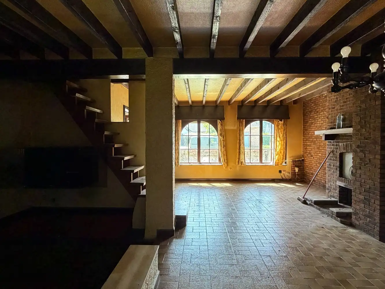 Te renoveren woning met 3 slaapkamers, garage en diepe tuin foto 6