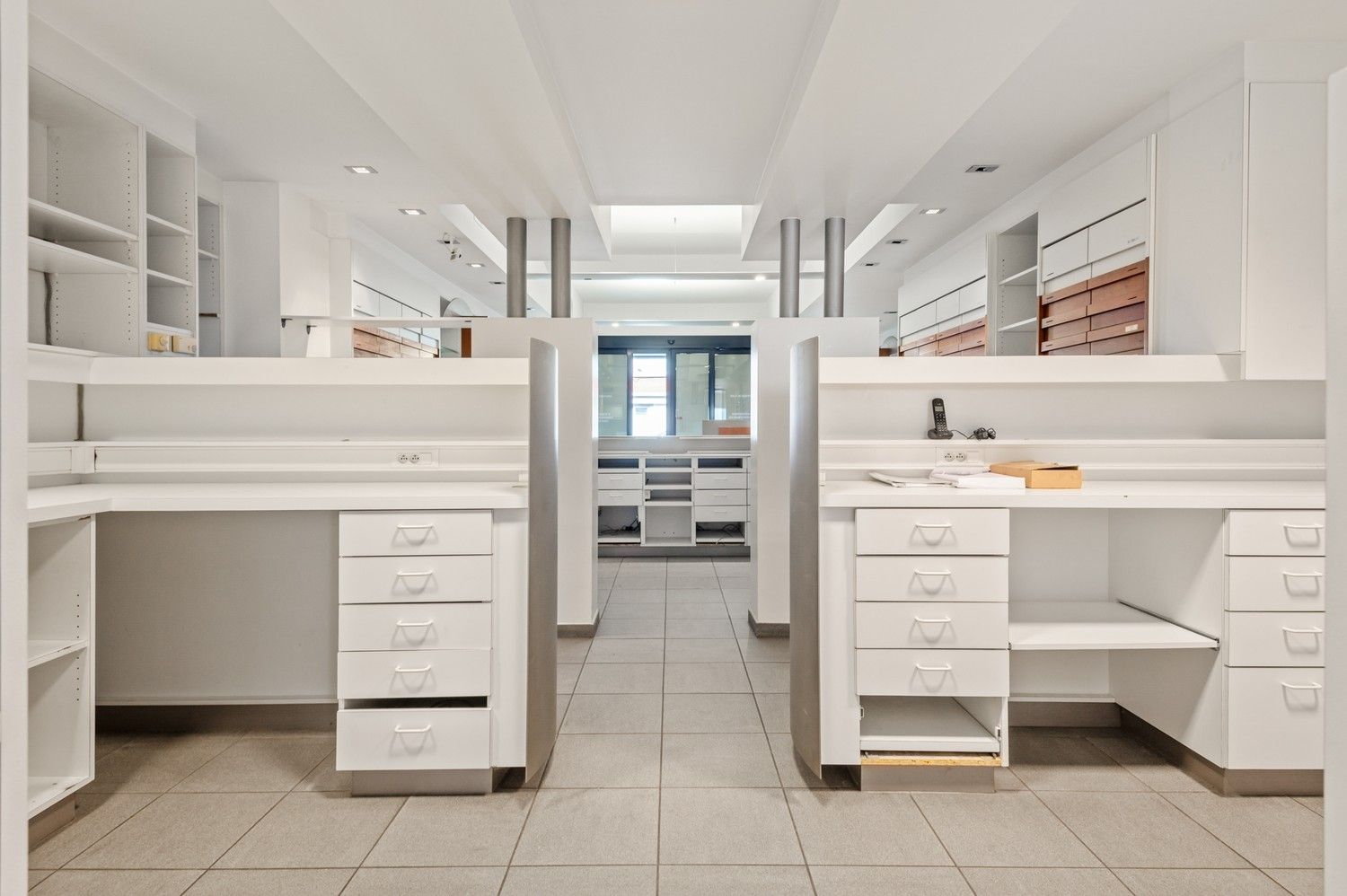 Handelspand met duplex in het centrum van Wijnegem! foto 5