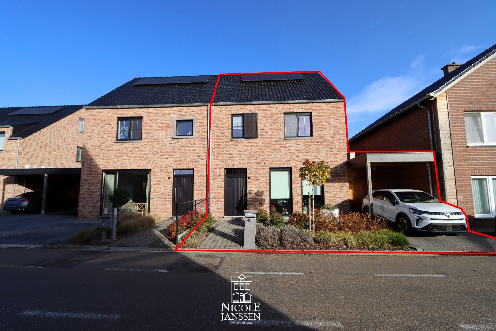 Nieuwbouwwoning met drie slaapkamers, tuintje en carport op een aangename en rustige locatie in Kessenich foto {{pictureIndex}}