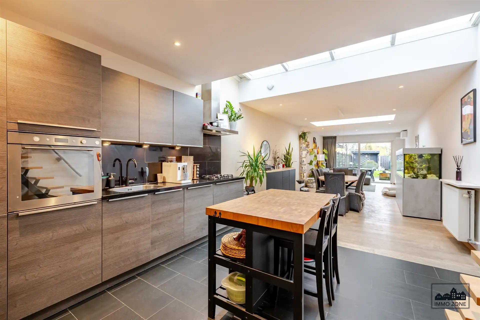 Instapklare woning met 3 slaapkamers en achteruitweg  foto 3