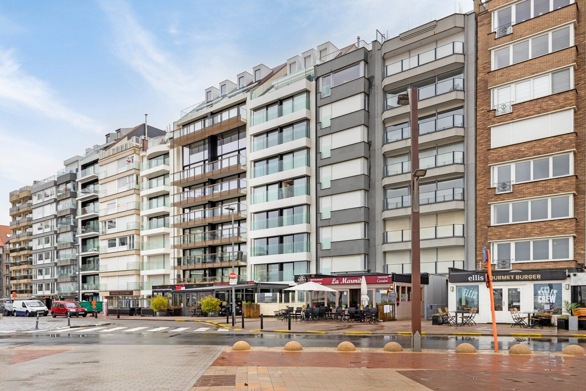 Gezellig één slaapkamer appartement met frontaal zeezicht gelegen op het Rubensplein te Knokke. foto 30