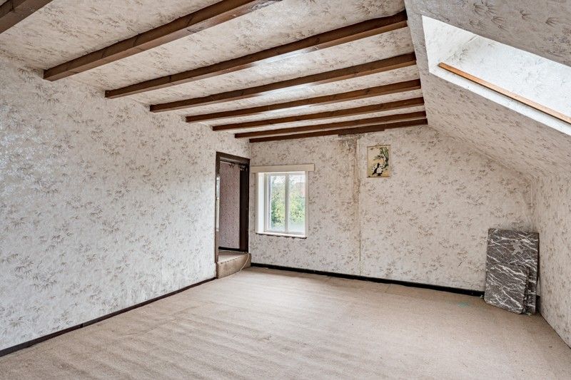 Charmante, te renoveren woning met tuin op 5are foto 24