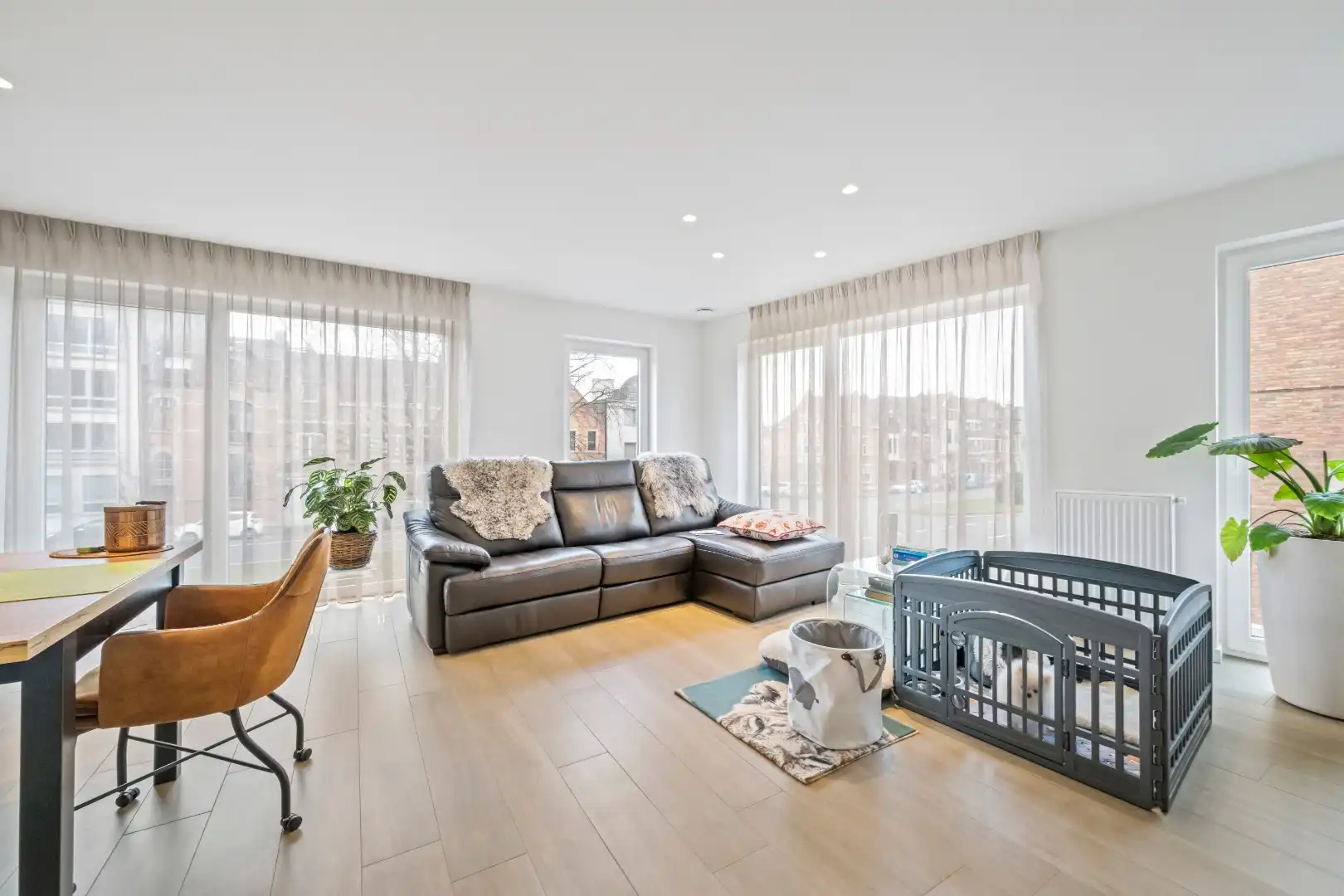 Prachtig hoekappartement met ondergrondse staanplaats foto 4