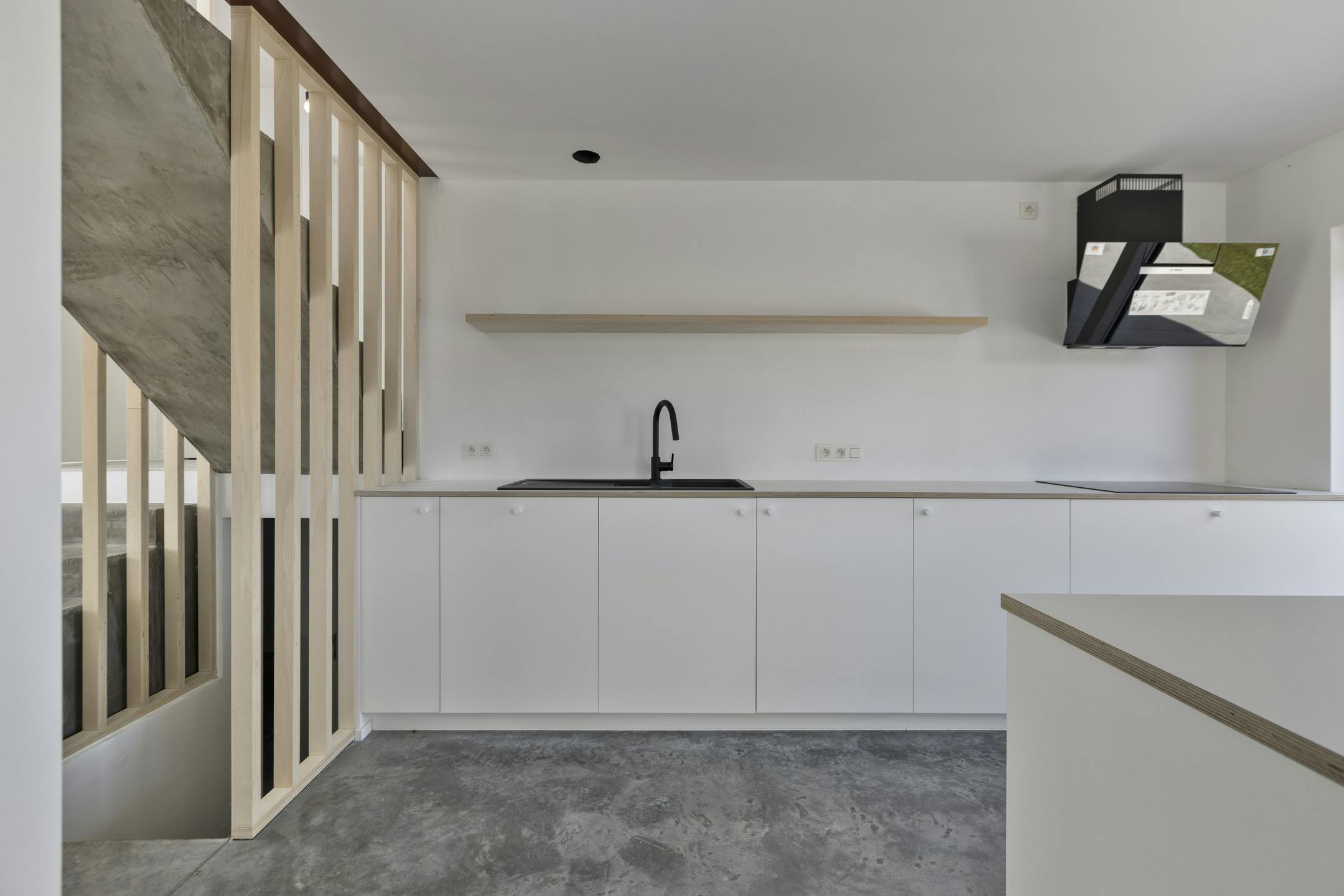 Volledig vernieuwde woning met 4 slaapkamers in Stevoort foto 10