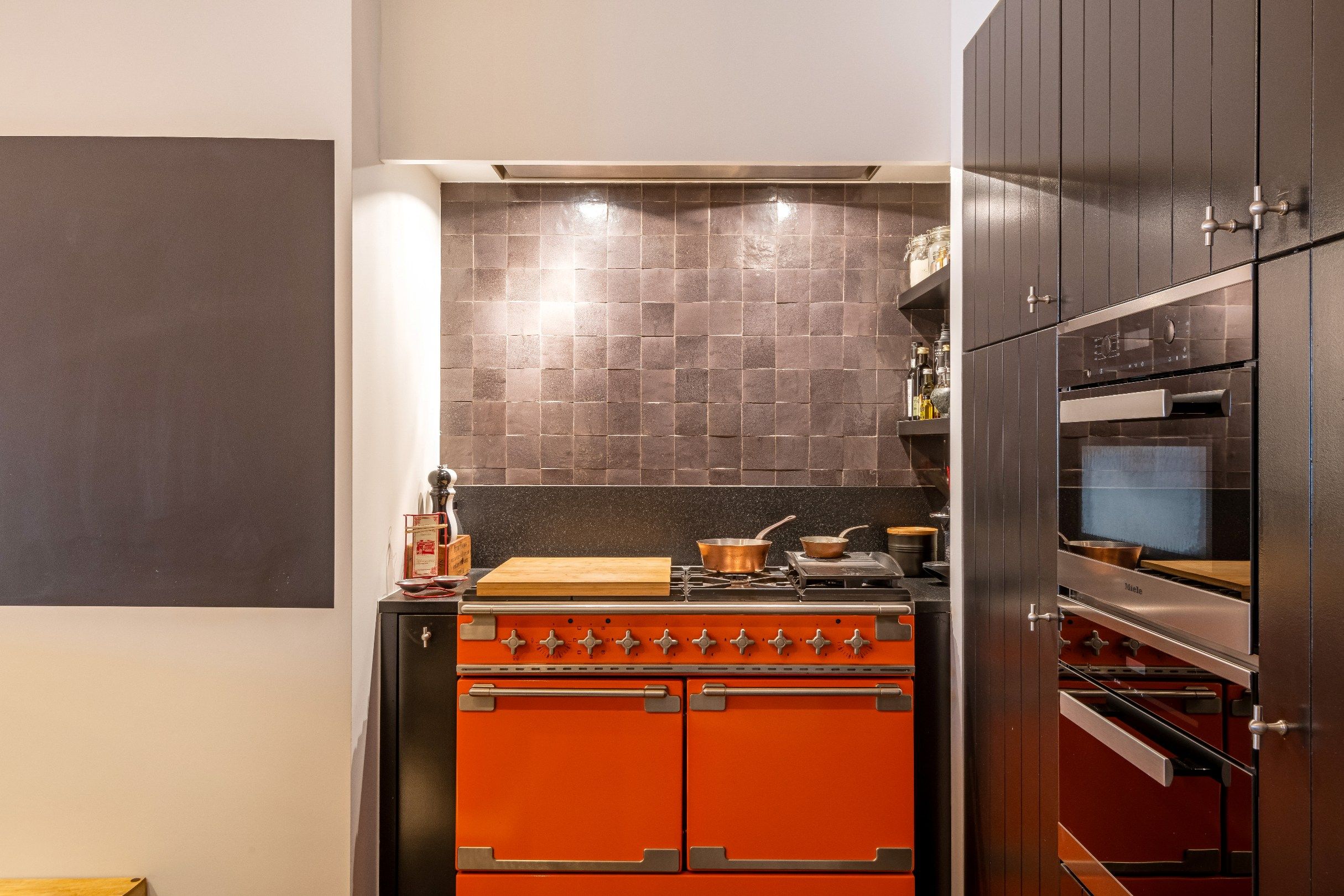 Ruim woonappartement gelegen op wandelafstand van de Zeedijk en het centrum van Knokke. Aankoop inpandige box mogelijk. foto 8