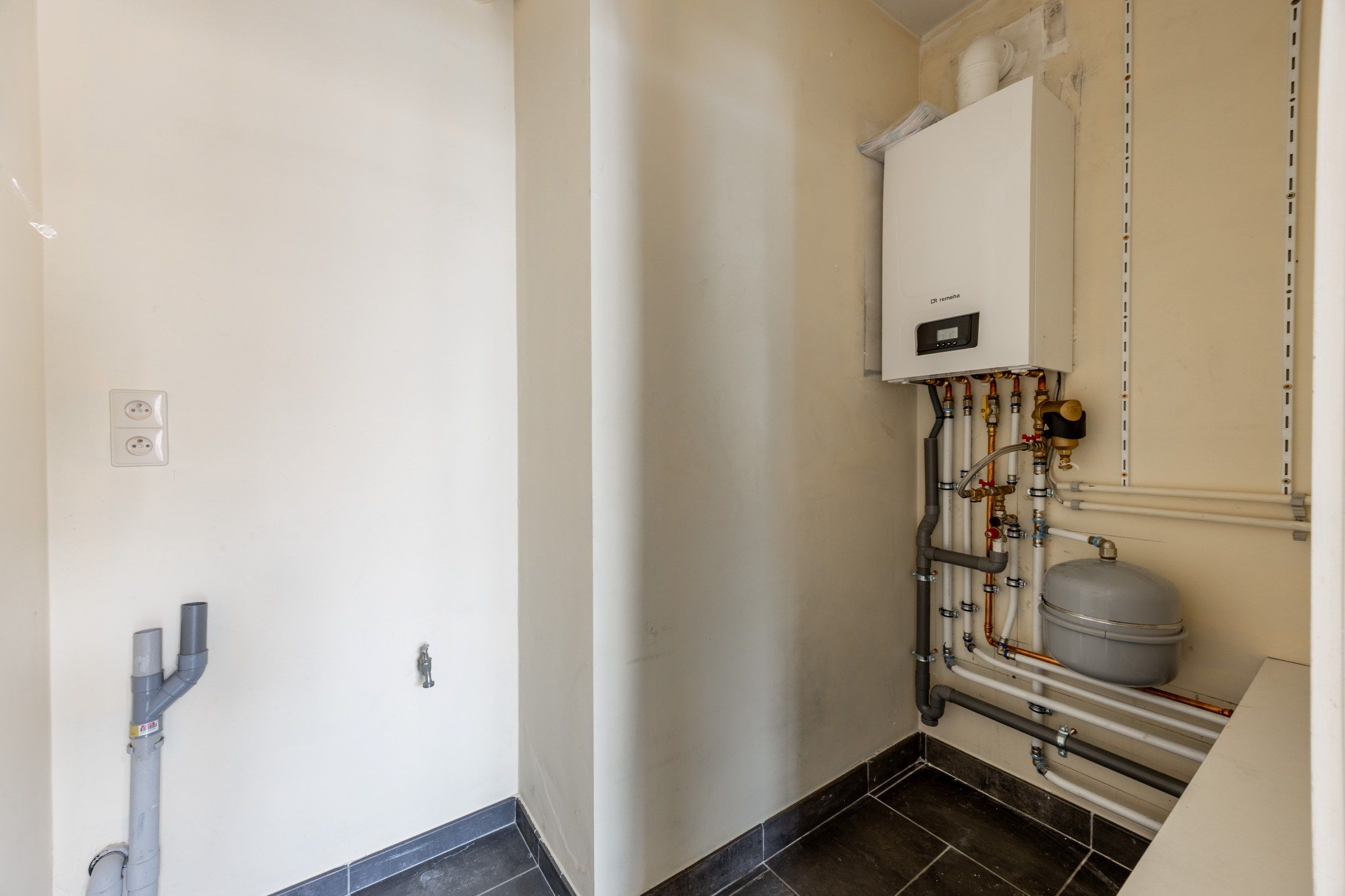 INSTAPKLAAR APPARTEMENT MET ZONNIG TERRAS foto 20