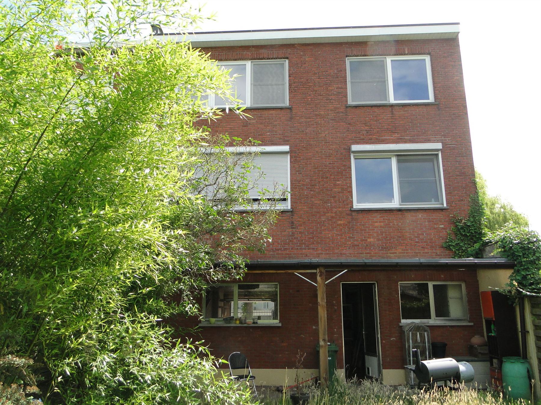2°verdieping + dubbele autostaanplaats + tuin en berging foto 16