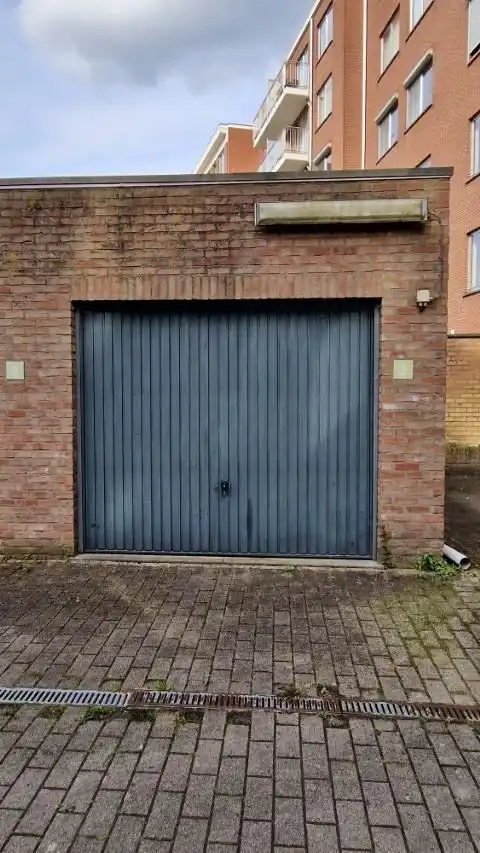 Praktisch ingericht en ruim APPARTEMENT met 2 slaapkamers, mooie leefruimten en garage in centrum van Tienen. foto 30