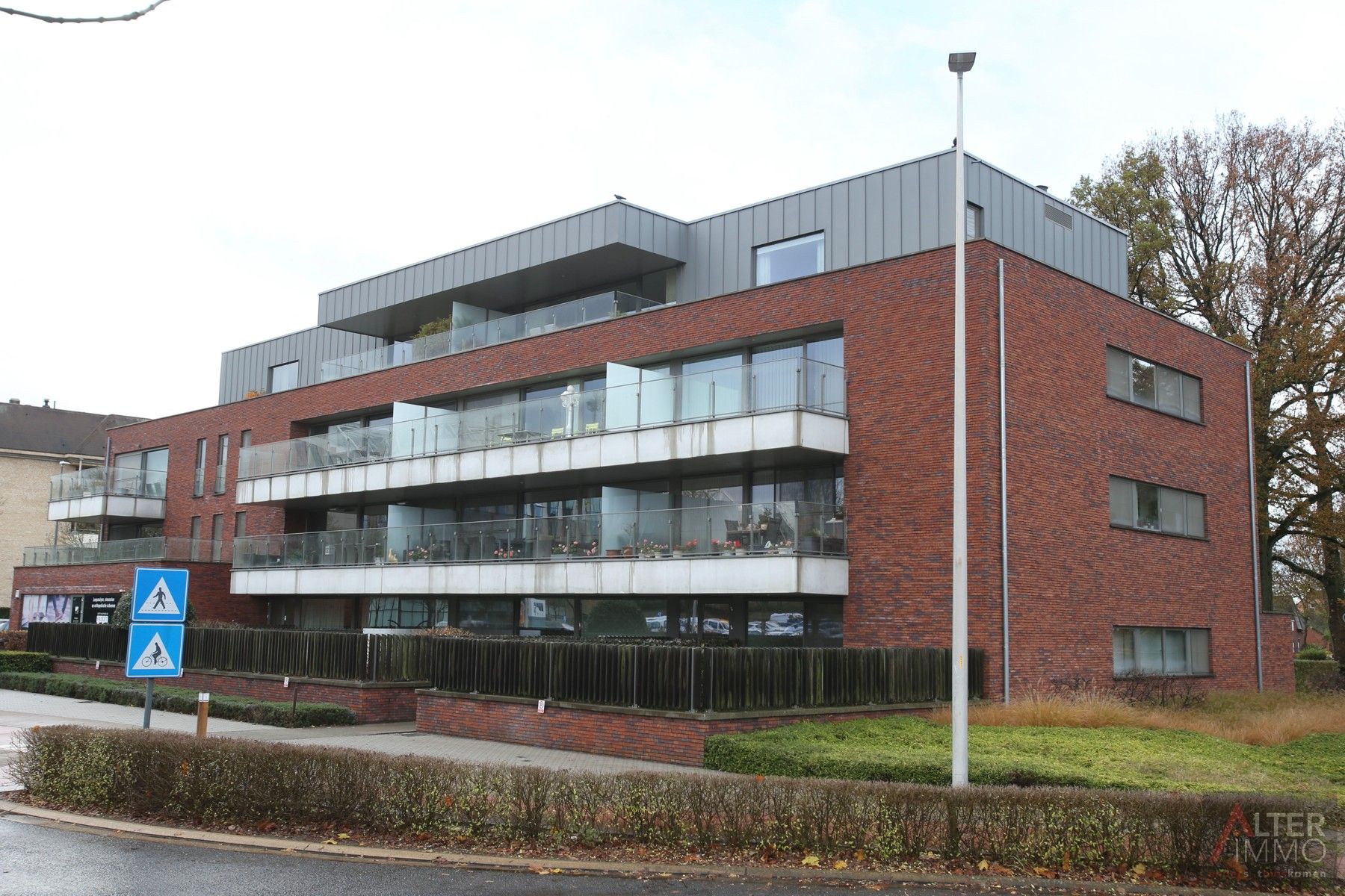 Uiterst centraal gelegen, gelijkvloers appartement, 3 slaapkamers, berging en autostaanplaats! EPC label B! foto 24