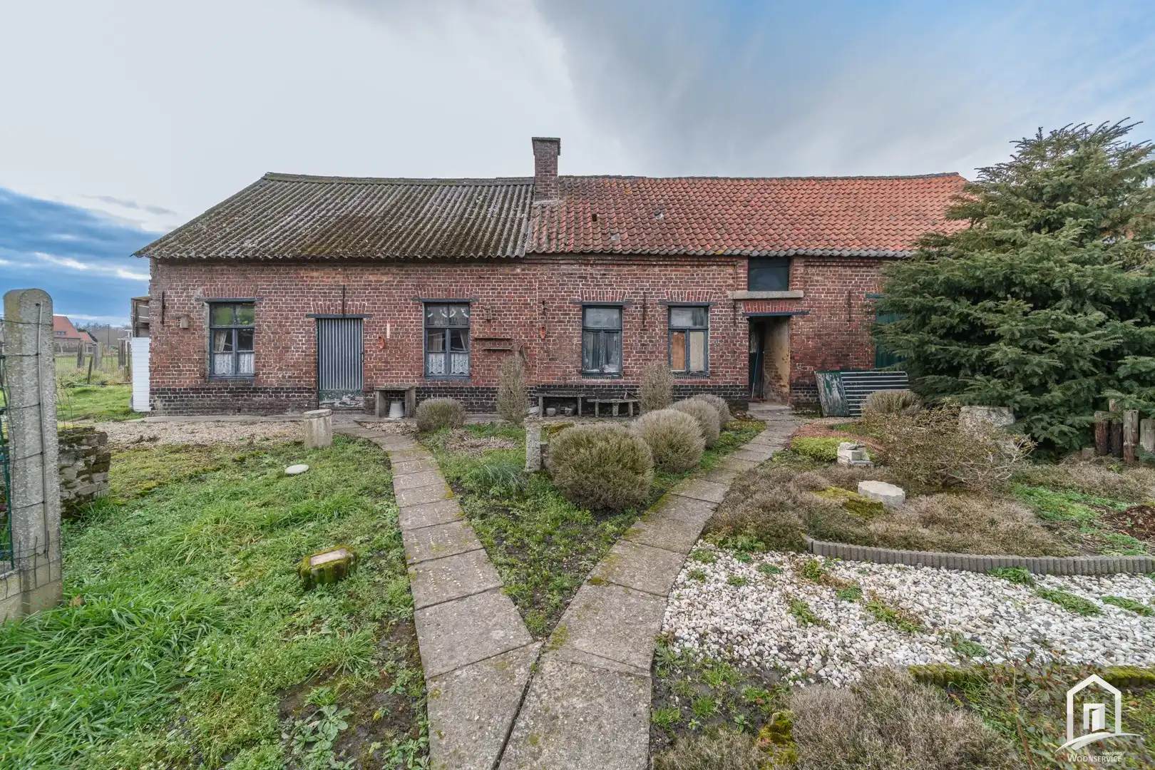 Te renoveren gezinswoning met zeer ruime tuin! foto 14